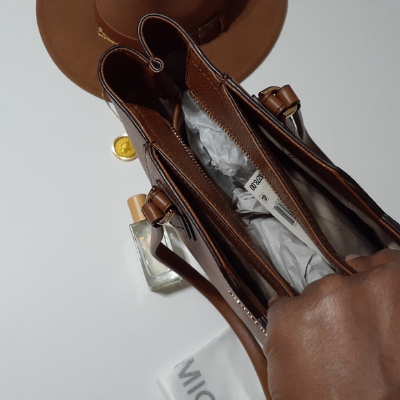 💎NWT Michael Kors Mae Luggage/Cognac Leather Medium Tote - Picture 4 of 16